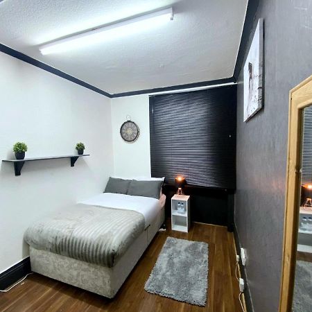 Townhouse 105 Hotel Huddersfield Kültér fotó